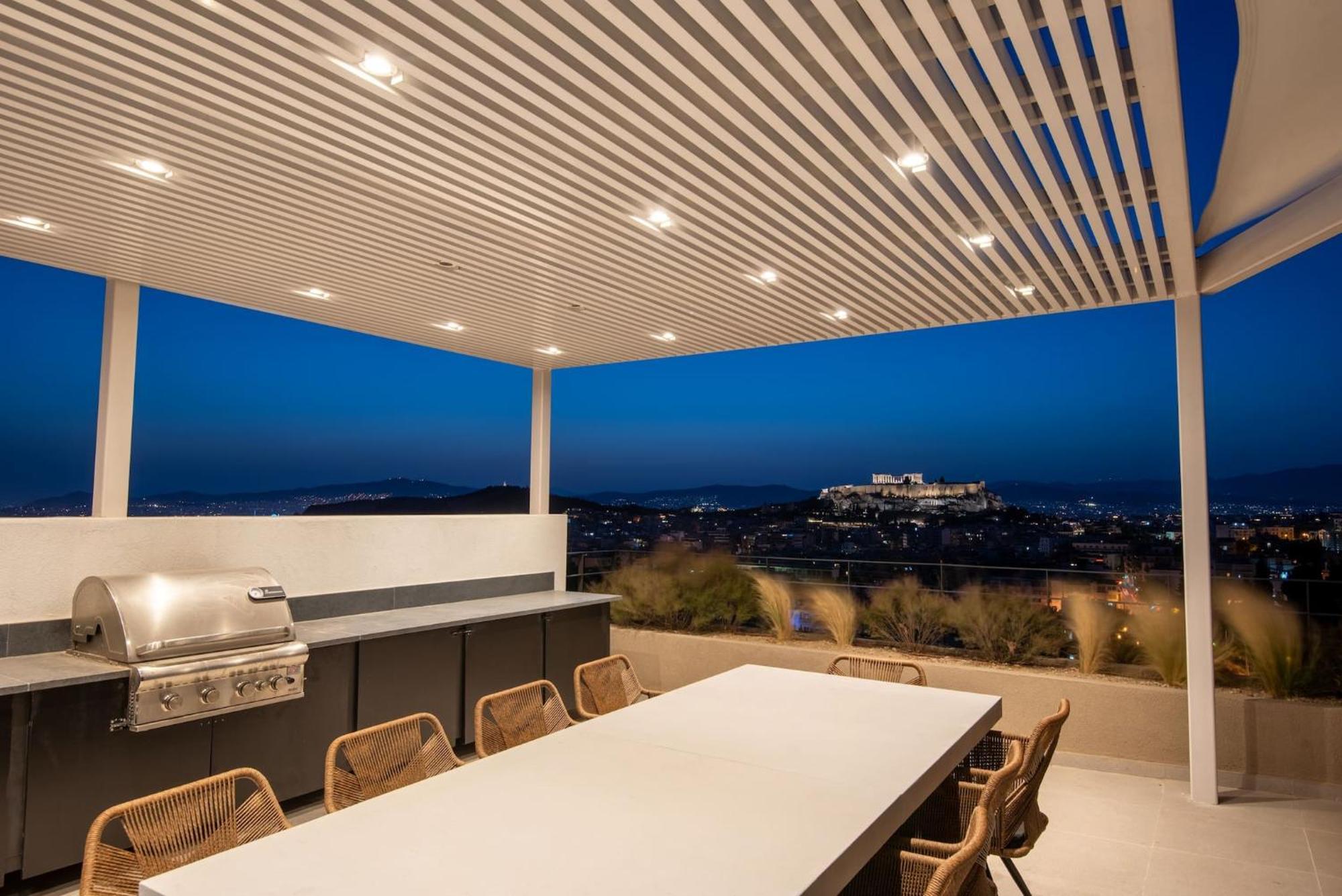 Urban Apt With Stunning Acropolis View & Roofdeck Athen Exterior foto